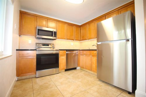 2-820 Ne 28th St, Wilton Manors, FL, 33334-2513 | Card Image