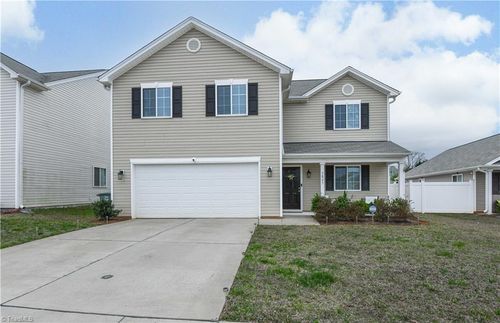 3805 Bissett Way, Greensboro, NC, 27405-9814 | Card Image