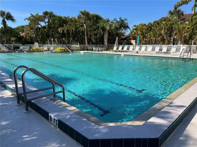 Heated large pool with lap lane | Image 24