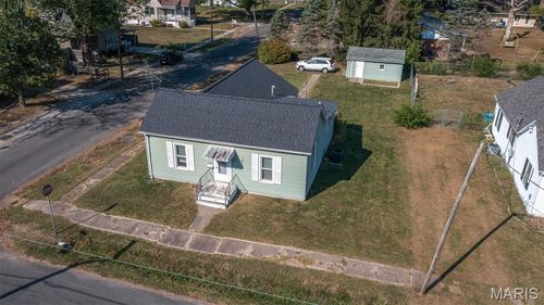 203 E Pennsylvania St, Staunton, IL, 62088-1265 | Card Image