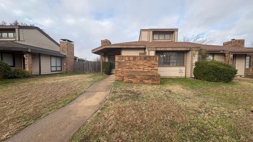 5930 Timbercrest Dr, Arlington, TX, 76017-6320 | Card Image