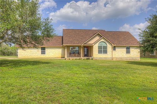 175 Creekwood Dr, Gonzales, TX, 78629-6364 | Card Image