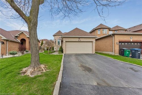80 Pebblestone Circle, Brampton, ON, L6X4M8 | Card Image