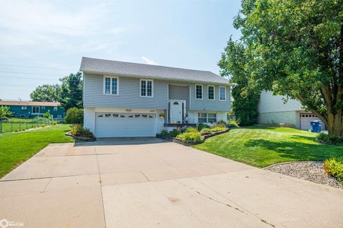 403 Thunderbird Dr, Marshalltown, IA, 50158-5269 | Card Image
