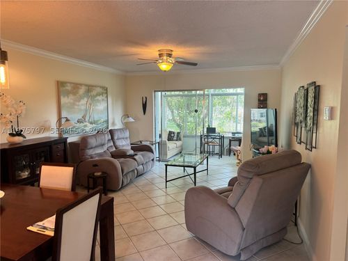 204-5121 W Oakland Park Blvd, Lauderdale Lakes, FL, 33313-1534 | Card Image