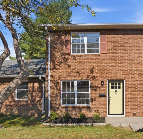 24-3500 Warwick Dr, Lexington, KY, 40517-2200 | Card Image
