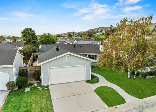 27807 Sunrise Ln, Canyon Country, CA, 91351-5816 | Card Image