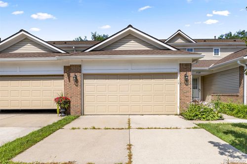 17668 Liberty Ln, Brownstown, MI, 48193-7575 | Card Image