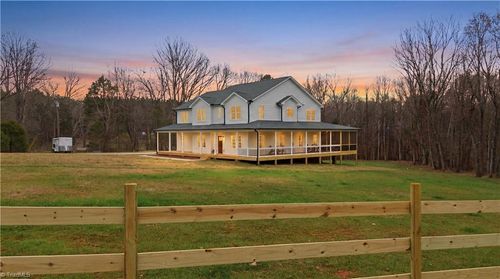 1140 Shelton Rd, Yadkinville, NC, 27055-8118 | Card Image