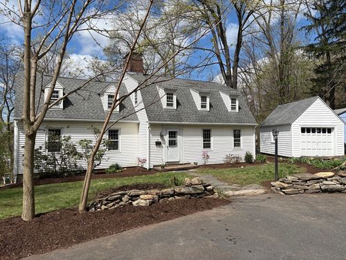 12 Pleasant Ct, Amherst, MA, 01002-1513 | Card Image