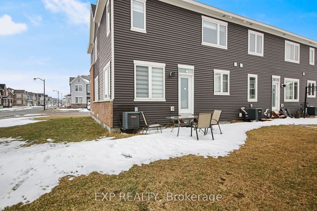 2021 Elevation Rd, House attached with 3 bedrooms, 3 bathrooms and 2 parking in Nepean ON | Image 44