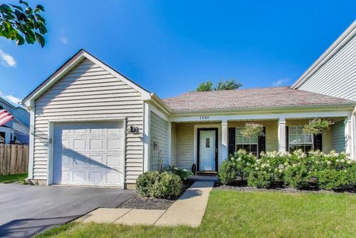 1340 Spalding Dr, Mundelein, IL, 60060-2079 | Card Image