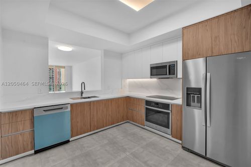 1206-3340 Ne 190th St, Aventura, FL, 33180-2670 | Card Image