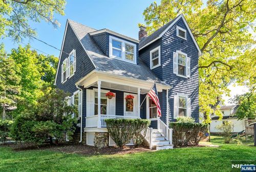 183 Ackerman Ave, Ridgewood, NJ, 07450-4230 | Card Image