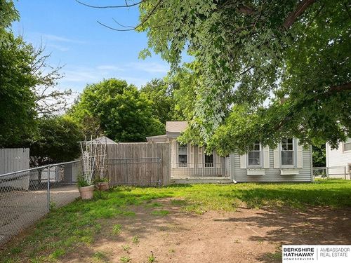 1016 S 52nd St, Omaha, NE, 68106-1724 | Card Image