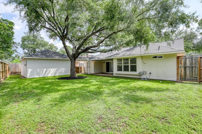 Large backyard | Image 31