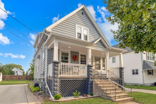 1820 E Cora Ave, Saint Francis, WI, 53235-3669 | Card Image
