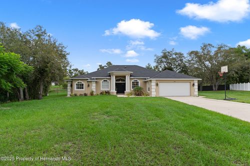 9438 Lorendale Cir, Spring Hill, FL, 34608-4762 | Card Image