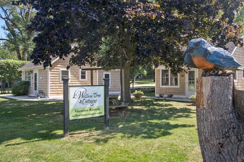 1-2-3-389 W Center St, Douglas, MI, 49406 | Card Image