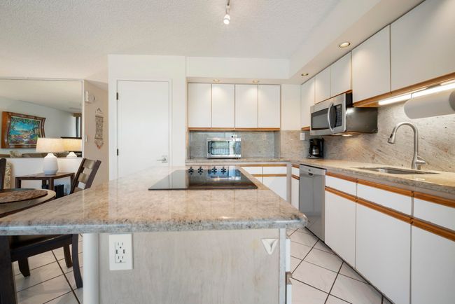 APT-213 - 2653 S Kihei Rd, Condo with 2 bedrooms, 2 bathrooms and null parking in Kihei HI | Image 13