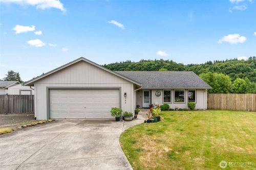 142 Charles St, Longview, WA, 98632-9404 | Card Image