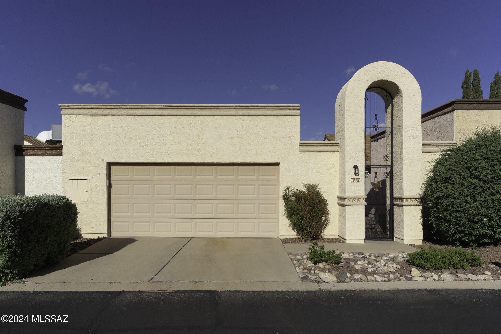 Joanna Dr, Tucson, AZ 85742