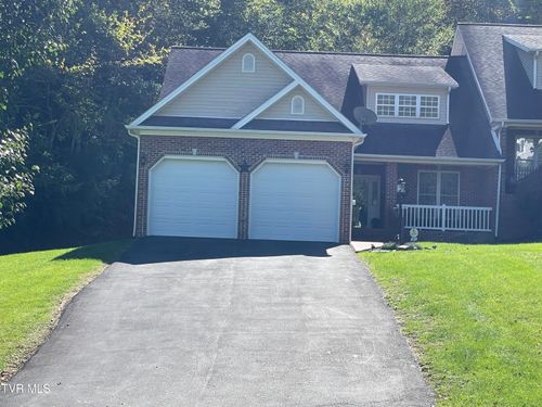 251-251 Cresswood Dr, Richlands, VA, 24641-3015 | Card Image