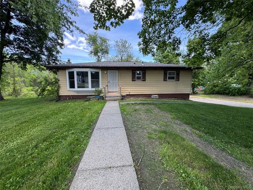 1 Corine Dr, Poughkeepsie, NY, 12601-1224 | Card Image