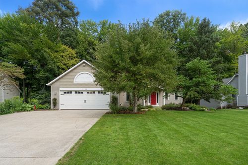 7255 Tory Dr, Hudsonville, MI, 49426-9066 | Card Image