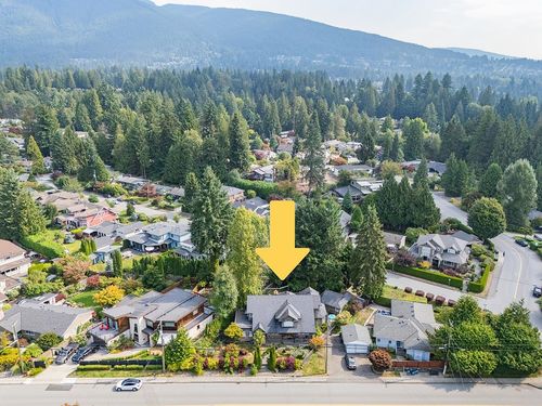 3582 Edgemont Blvd, North Vancouver, BC, V7R2P7 | Card Image