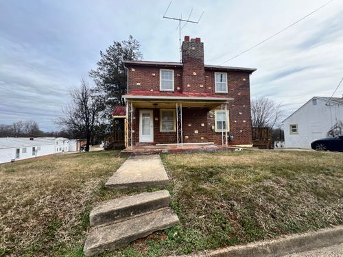 1011 Roundabout Rd, Martinsville, VA, 24112-3439 | Card Image