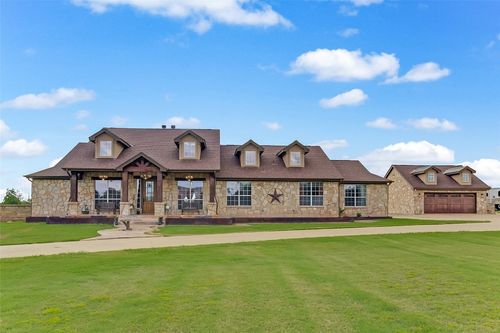 106 Deep Lake Dr, Liberty Hill, TX, 78642-5717 | Card Image