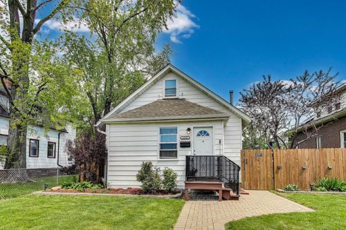1325 Lincoln St, North Chicago, IL, 60064-1422 | Card Image
