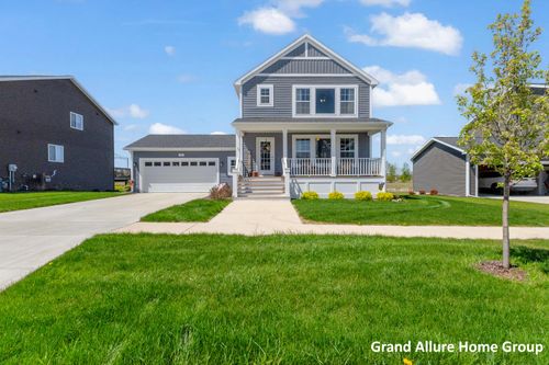 135 Brynwood Ave, Holland, MI, 49423-9420 | Card Image