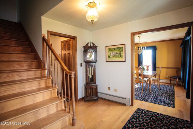 FOYER | Image 14