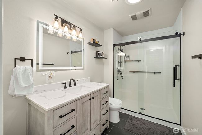 21010 Hobson Rd Se, House other with 3 bedrooms, 3 bathrooms and 7 parking in Yelm WA | Image 8
