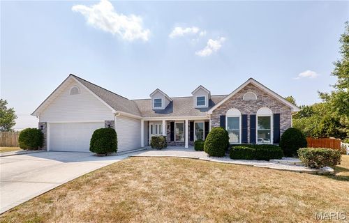 15 Pinehurst Ridge Ct, O Fallon, MO, 63366-5950 | Card Image