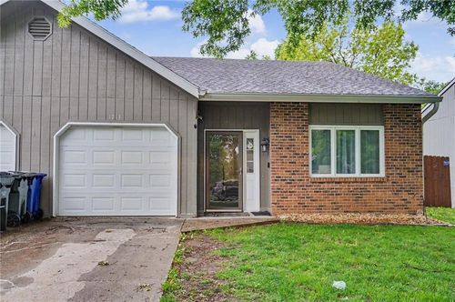 1713 E 21st Ter, Lawrence, KS, 66046-5411 | Card Image