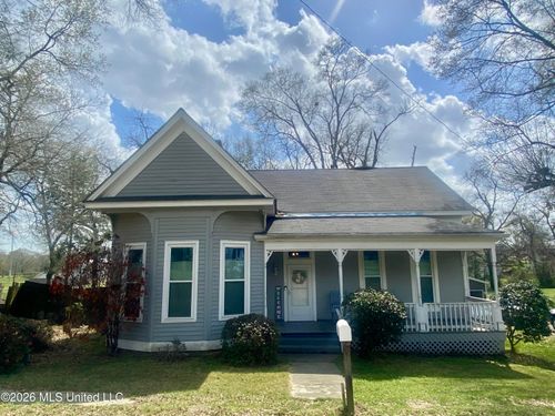106 Ainsworth St, Hazlehurst, MS, 39083-3100 | Card Image