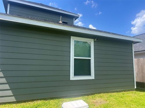 17030 Marie Village Dr, Conroe, TX, 77306-2236 | Card Image
