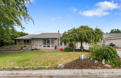 9307 Albert Way Se, Moses Lake, WA, 98837-9053 | Card Image