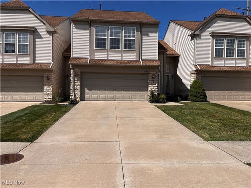1465 Durham Dr, Broadview Heights, OH, 44147-4290 | Card Image