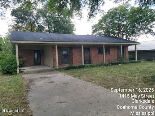 1304 Buena Vista St, Clarksdale, MS, 38614-3317 | Card Image