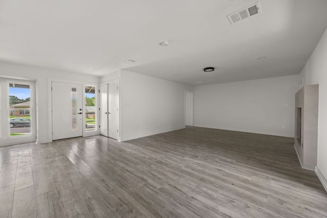 2101 Vanderbilt Ln, House other with 3 bedrooms, 2 bathrooms and null parking in Austin TX | Image 7