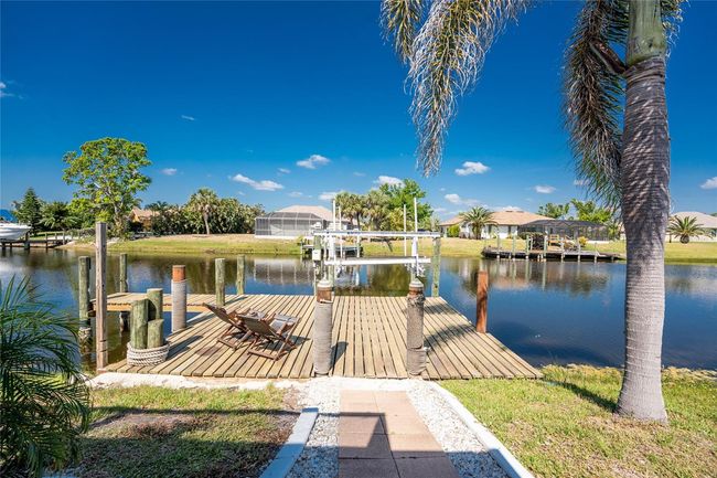 15674 Applewhite Cir, House other with 3 bedrooms, 3 bathrooms and null parking in Port Charlotte FL | Image 9