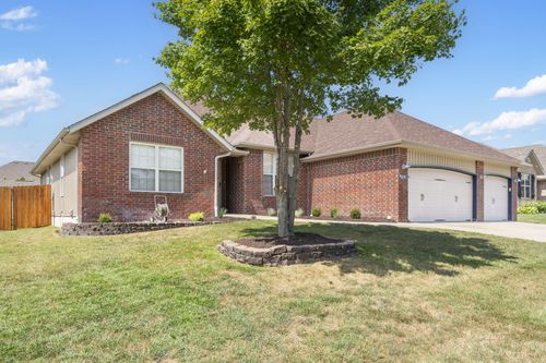 639 N Rockingham Ave, Nixa, MO, 65714-8711 | Card Image