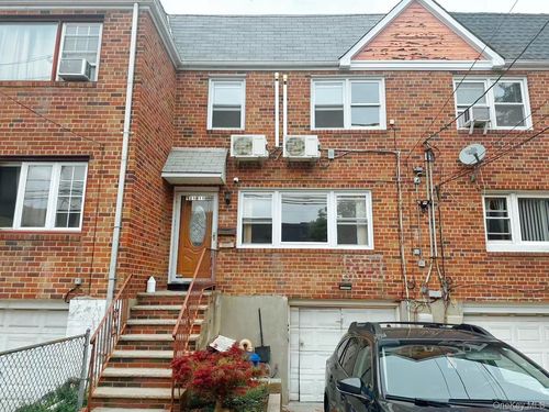 125 18th Ave, College Point, NY, 11356-2303 | Card Image