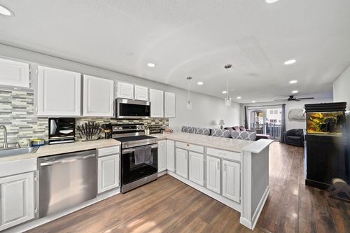 apt-22-168 Hart St, Taunton, MA, 02780-3745 | Card Image