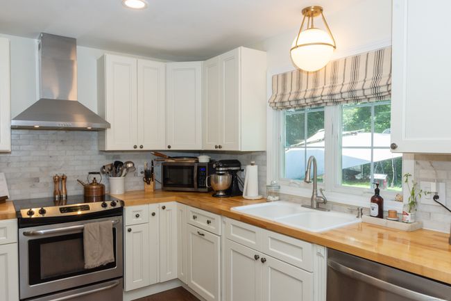34 Taft St, House other with 3 bedrooms, 2 bathrooms and 6 parking in Killingly CT | Image 5
