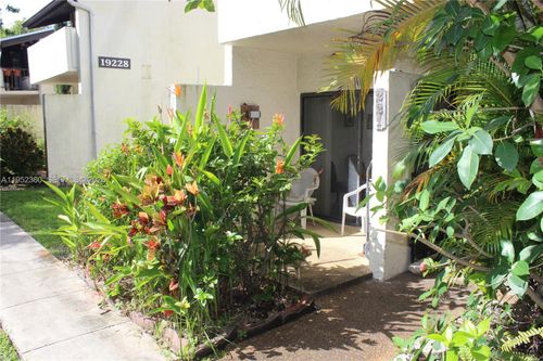 apt-221b-19232 Ne 25th Ave, Miami, FL, 33180-3205 | Card Image